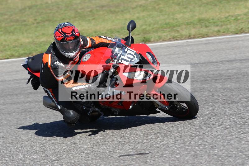 /Archiv-2025/48 25.08.2025 Cornu Master School ADR/blau-bleu/101